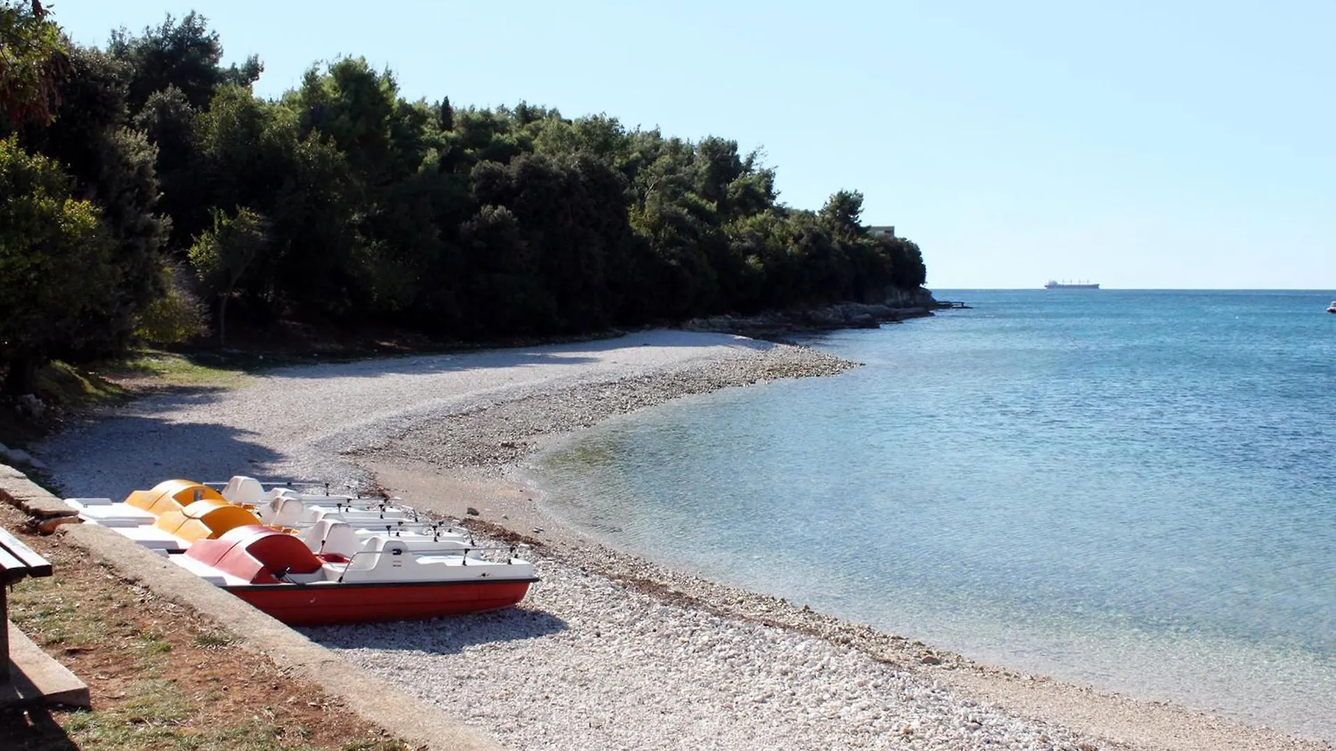 Family Friendly Apartments With A Swimming Pool Pula - 21314 0*,