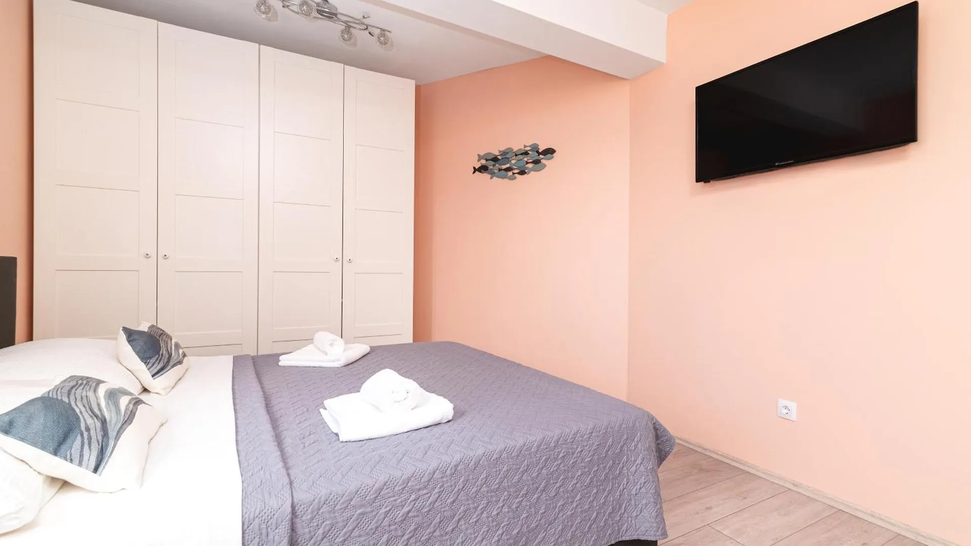 Family Friendly Apartments With A Swimming Pool Pula - 21314 0*,  Croatia