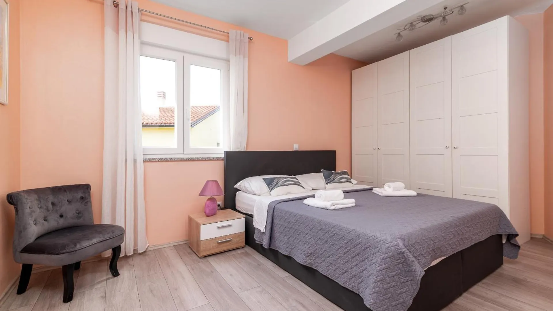 Family Friendly Apartments With A Swimming Pool Pula - 21314