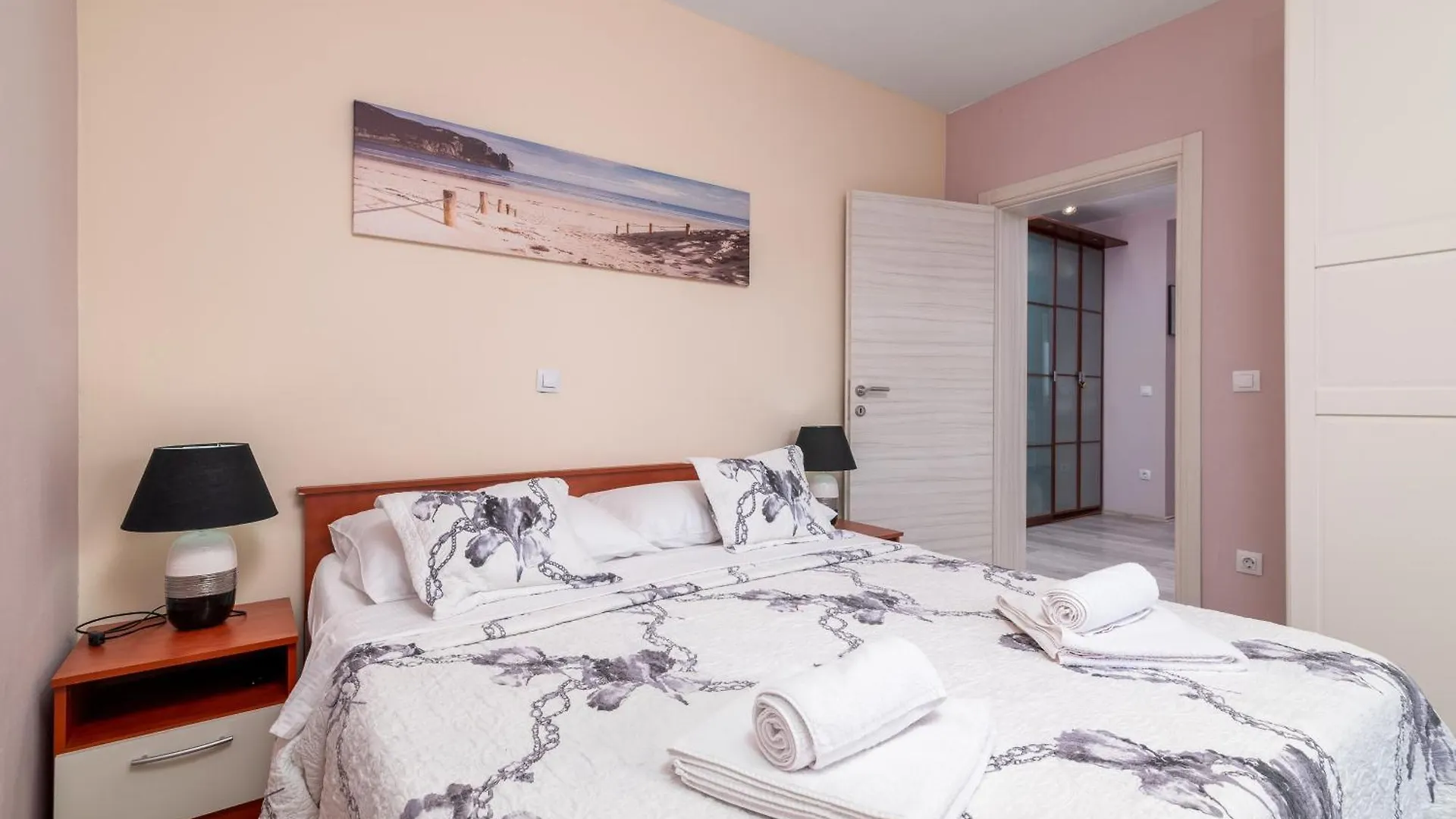 Family Friendly Apartments With A Swimming Pool Pula - 21314