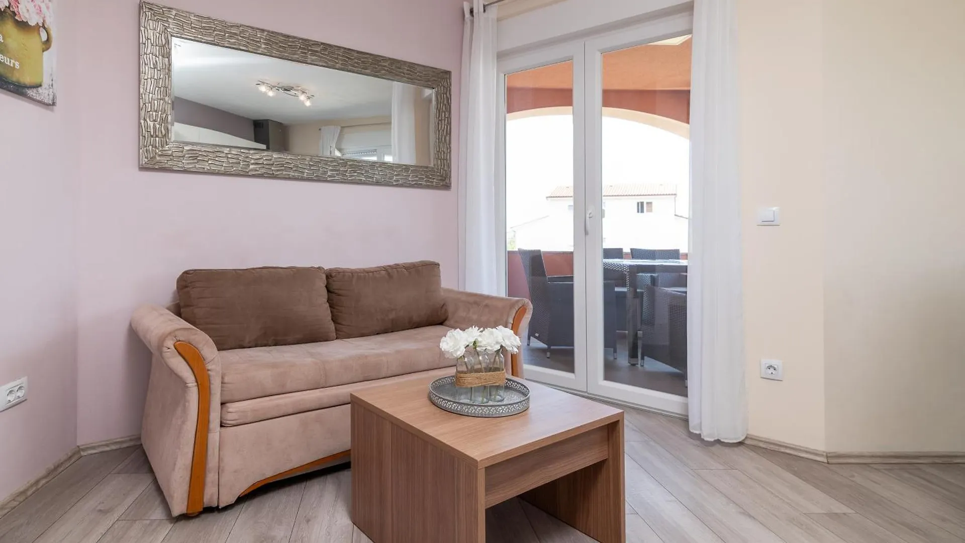 Family Friendly Apartments With A Swimming Pool Pula - 21314 Croatia