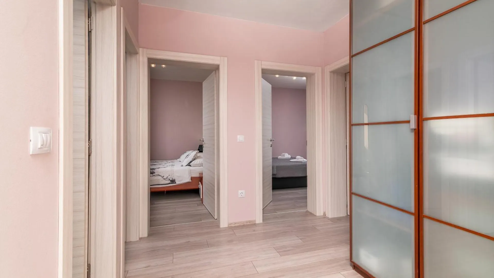 Family Friendly Apartments With A Swimming Pool Pula - 21314 Croatia