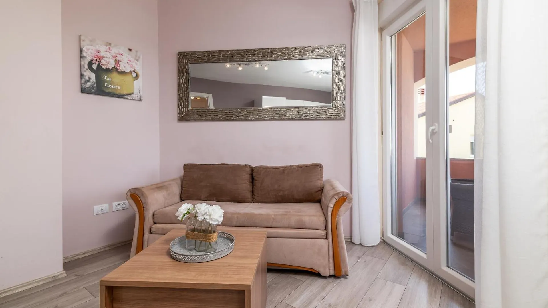 Family Friendly Apartments With A Swimming Pool Pula - 21314