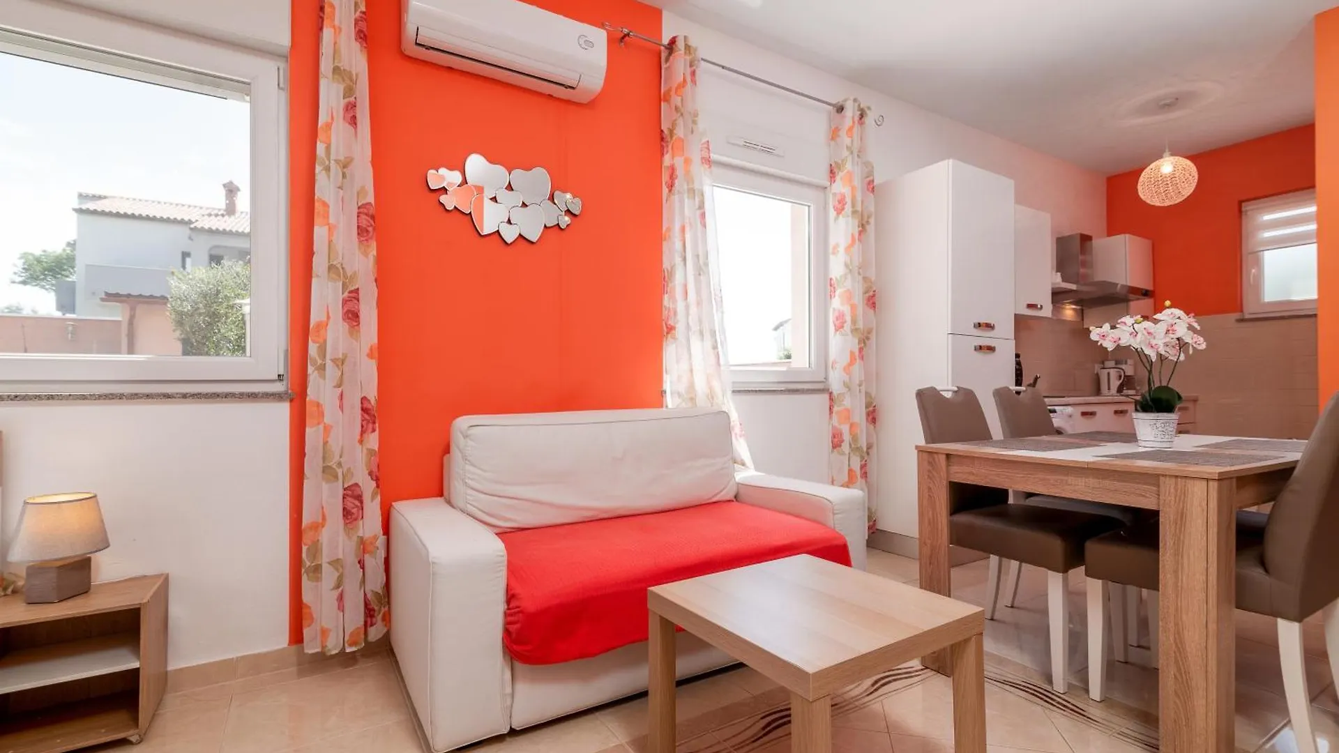 Family Friendly Apartments With A Swimming Pool Pula - 21314
