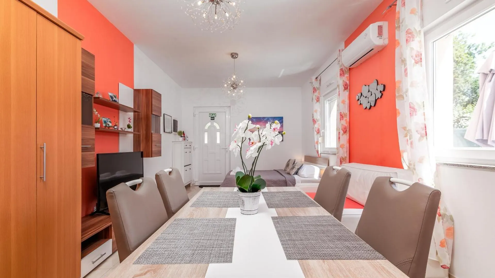 Family Friendly Apartments With A Swimming Pool Pula - 21314 Croatia