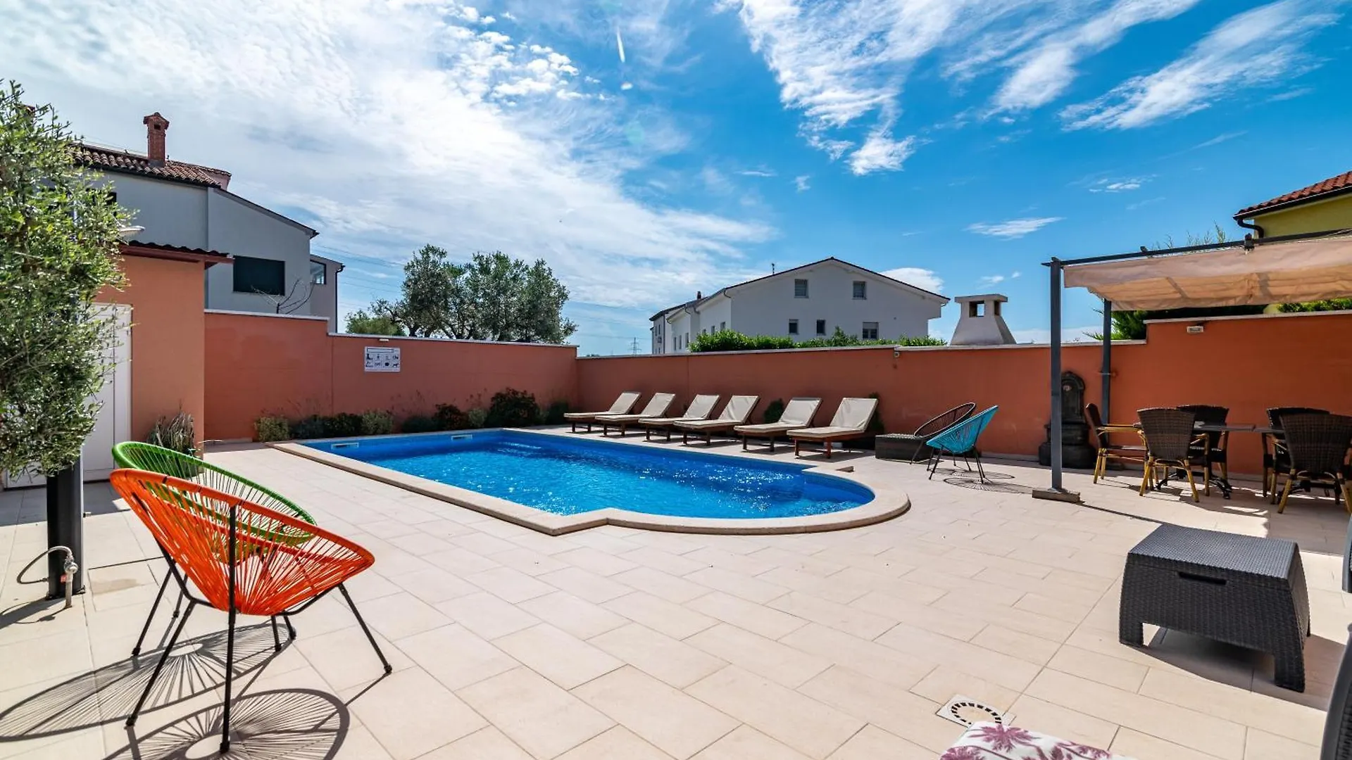 Family Friendly Apartments With A Swimming Pool Pula - 21314